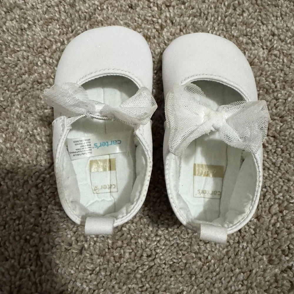Size 9 Month’s Carter’s Baby White Mary Jane Dress Shoes